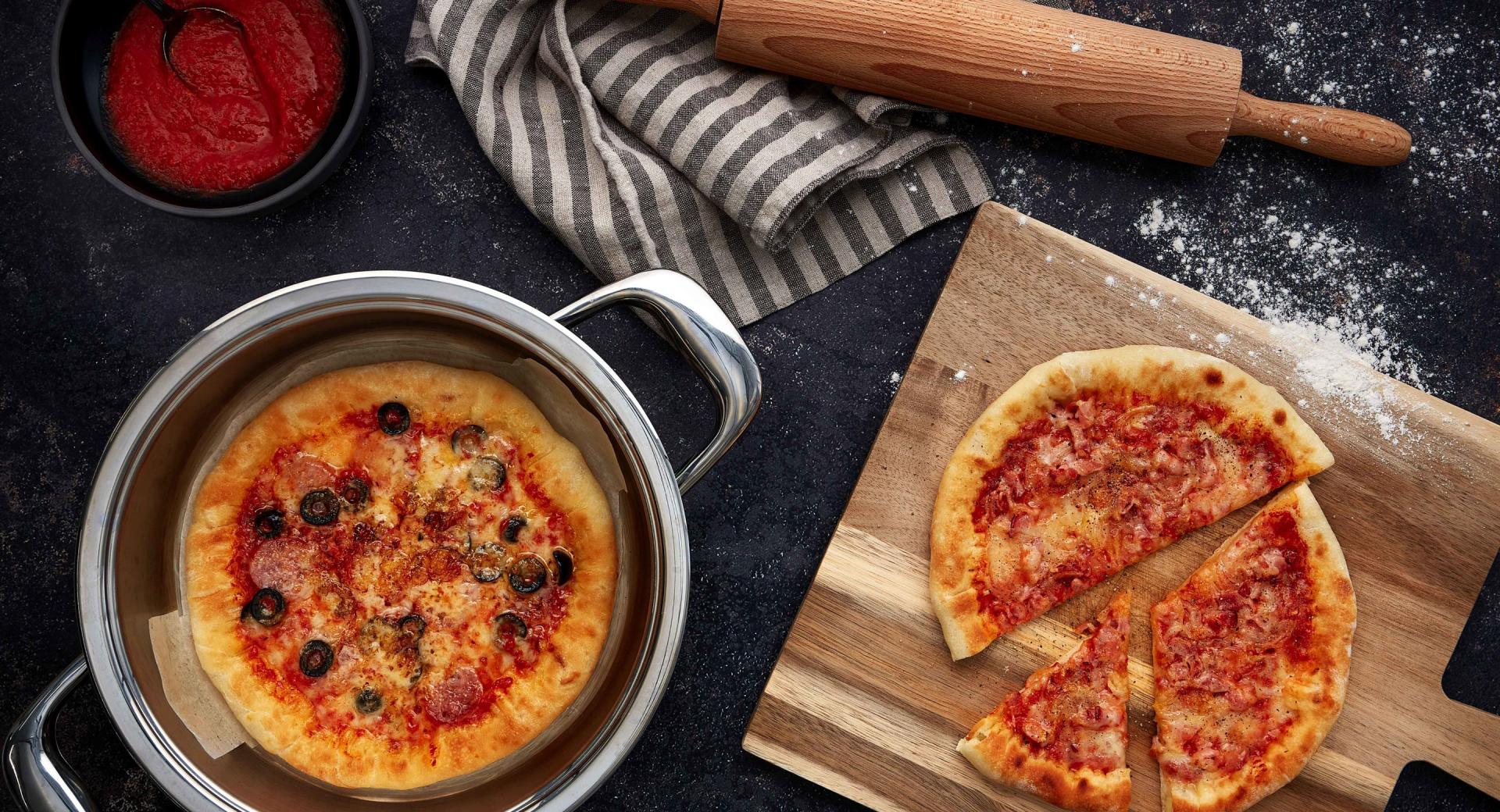 Pizza con bordo farcito