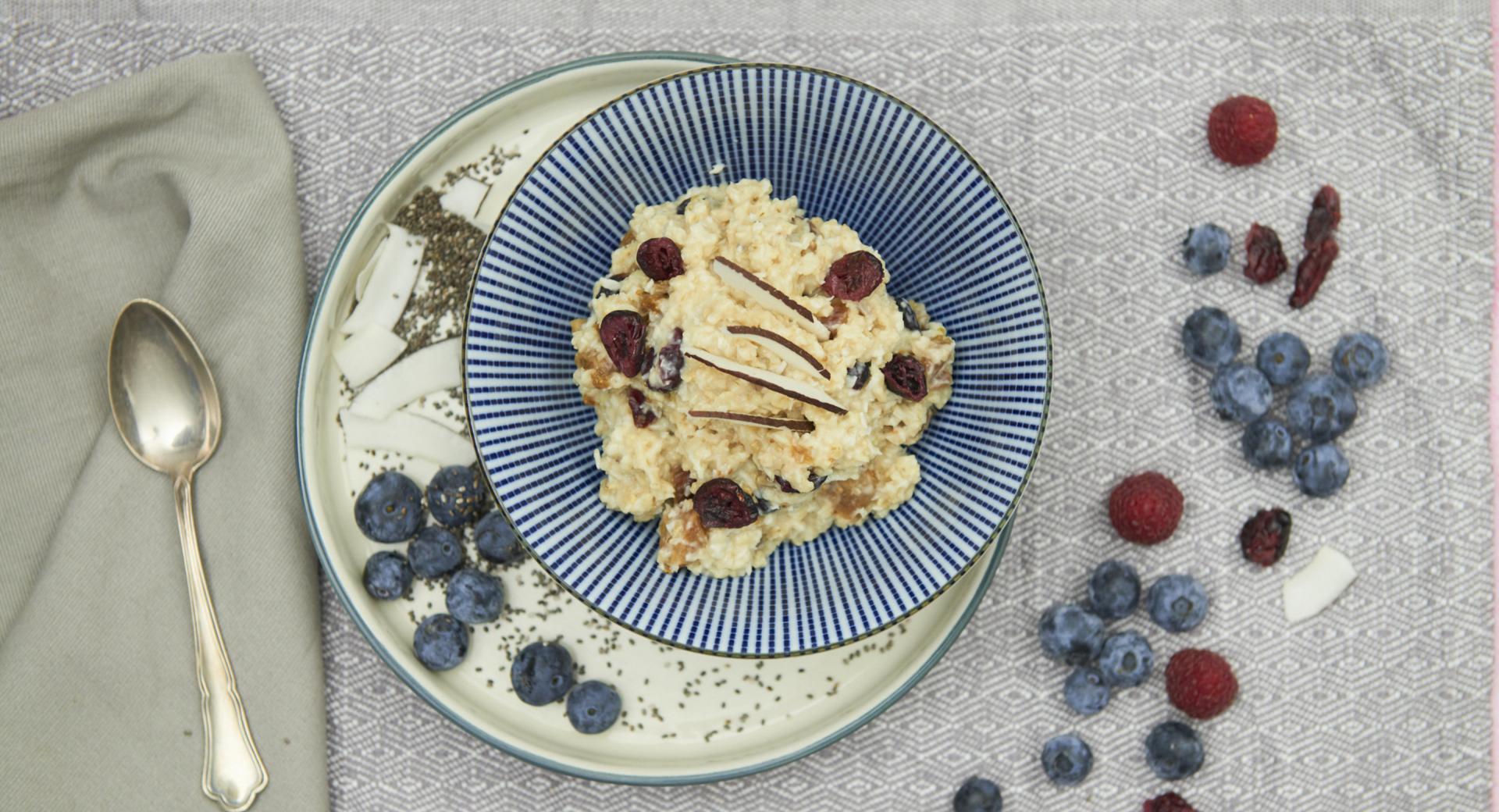 Porridge con frutta secca