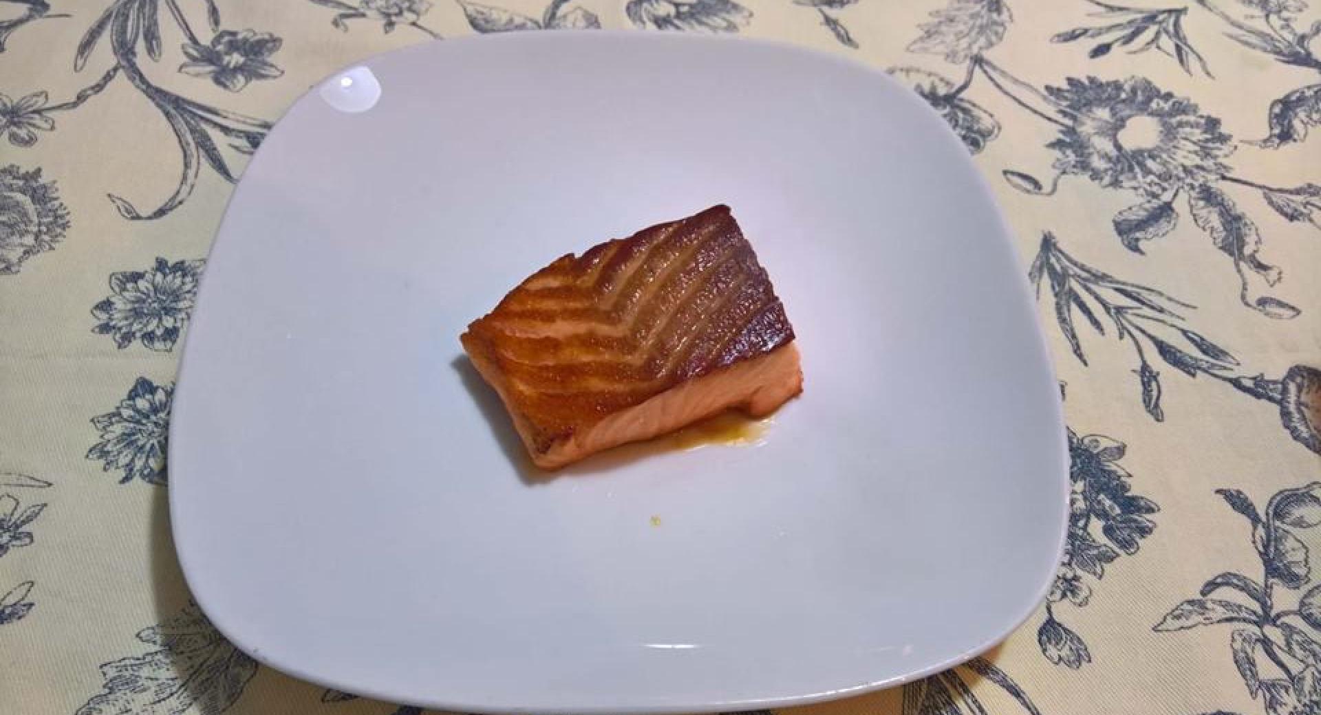 Salmone flambé all'arancio 