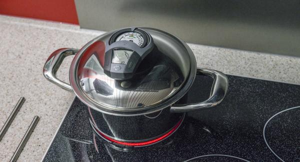 Al suono di Audiotherm, abbassare il calore e completare la cottura. Preriscaldare il forno a 200°C (statico).