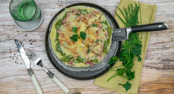 Torta salata di taccole e prosciutto