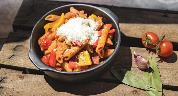 Pasta alla paprika e chorizo spagnolo