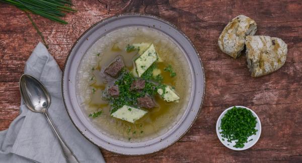 Gnocchi di semolino in brodo di manzo 