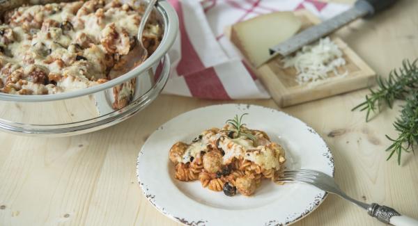 Pasta al forno con polpettine