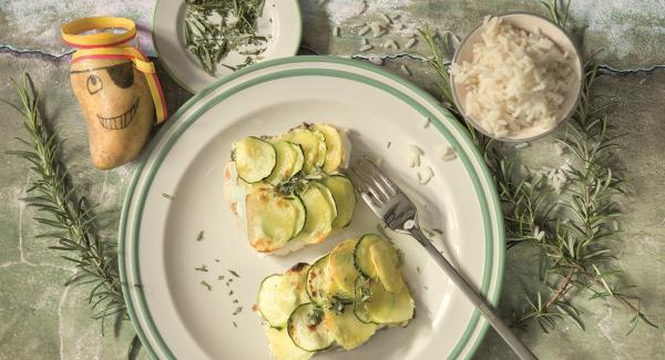 Filetto di pesce con crosta di patate e zucchine