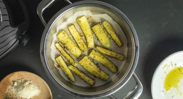 Bastoncini di zucchine gratinati