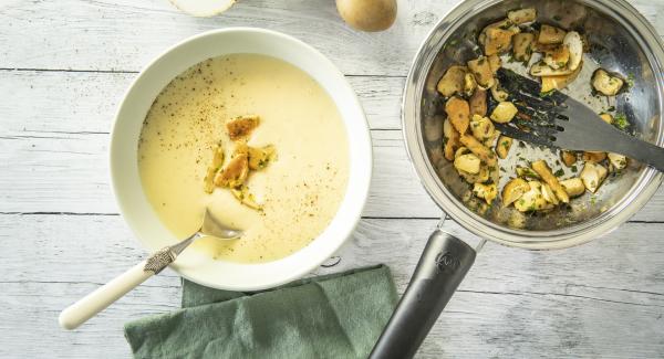 Zuppa di sedano rapa e patate con funghi porcini