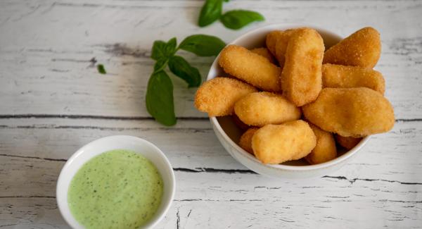 Crocchette di patate con salsa al basilico