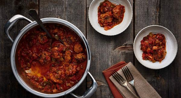 Polpette di carne con salsa al pomodoro