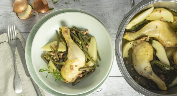 Zuppa di fagioli con pollo e pere